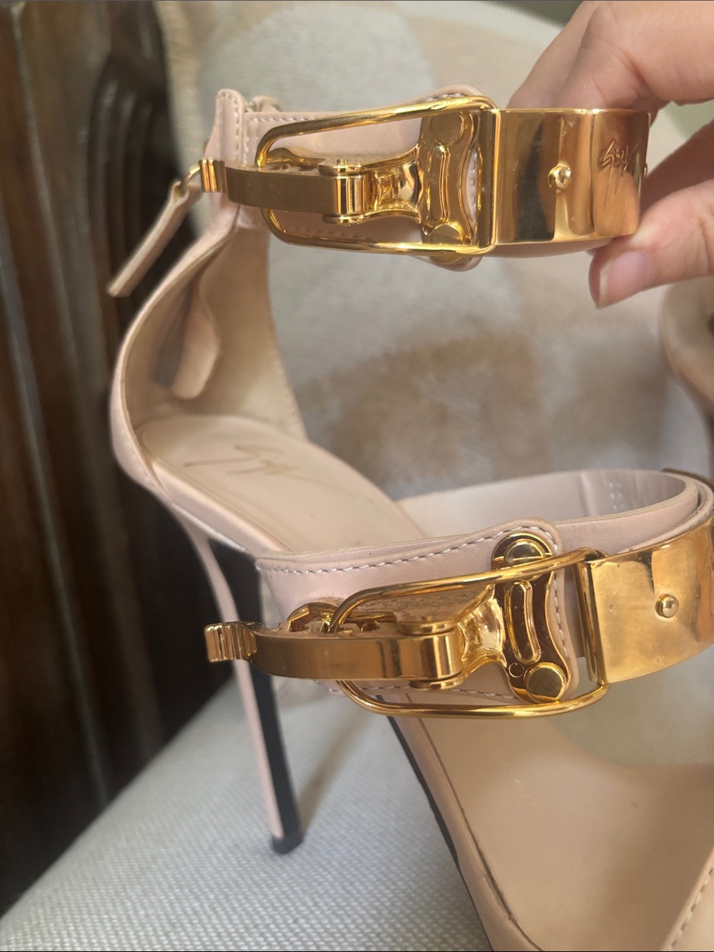 Giuseppe Zanotti Blush Pink Stiletto Sandals with Gold Buckle Straps - Picture 3 of 5